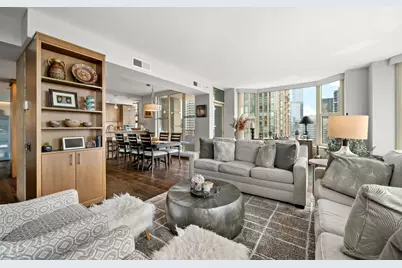 25 E Superior Street #3601, Chicago, IL 60611 - Photo 8