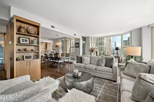 25 E Superior St, Chicago, IL 60611 - Photo 8
