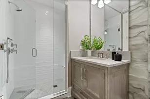 9 W Walton St, Chicago, IL 60610 - Photo 28