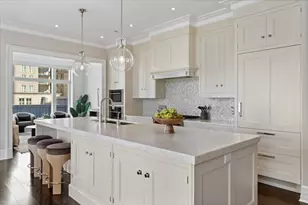 9 W Walton St, Chicago, IL 60610 - Photo 8