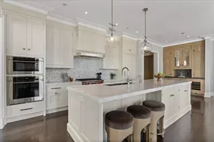 9 W Walton St, Chicago, IL 60610 - Photo 10