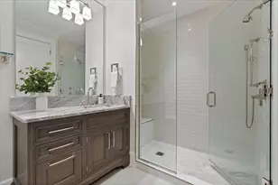 9 W Walton St, Chicago, IL 60610 - Photo 32