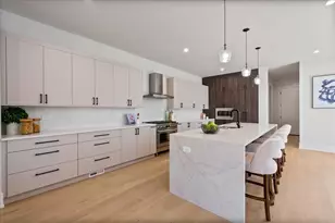 9516 Marion Ave, Morton Grove, IL 60053 - Photo 10