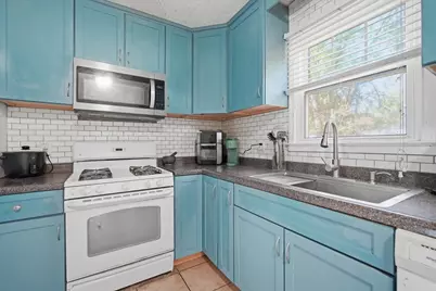 1824 E Lafayette Street, Bloomington, IL 61701 - Photo 10