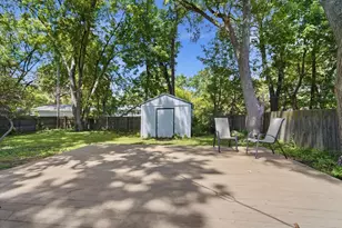 1824 E Lafayette St, Bloomington, IL 61701 - Photo 18