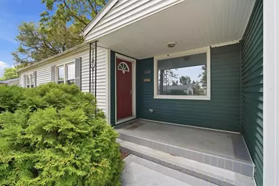 1824 E Lafayette Street, Bloomington, IL 61701 - Photo 2