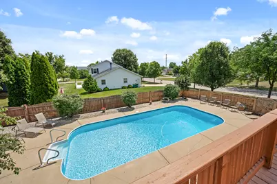 1404 Larson Street, Sycamore, IL 60178 - Photo 8