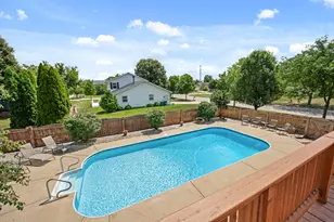 1404 Larson St, Sycamore, IL 60178 - Photo 8