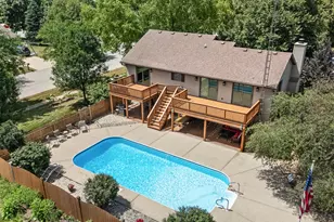1404 Larson St, Sycamore, IL 60178 - Photo 4