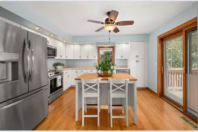 1404 Larson Street, Sycamore, IL 60178 - Photo 18