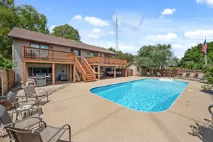 1404 Larson St, Sycamore, IL 60178 - Photo 6