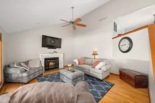 1404 Larson St, Sycamore, IL 60178 - Photo 12