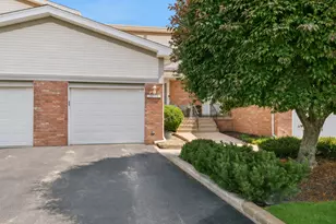 15931 Blackwater Ct, Tinley Park, IL 60477 - Photo 2