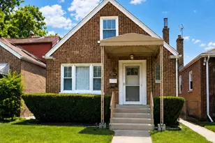 9755 S Maryland Ave, Chicago, IL 60628 - Photo 1