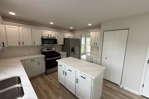 1305 Burns Ct, Minooka, IL 60447 - Photo 10