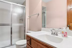 6127 Tyrnbury Dr, Lisle, IL 60532 - Photo 12