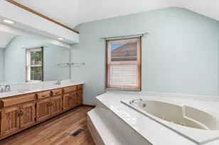 6127 Tyrnbury Dr, Lisle, IL 60532 - Photo 16
