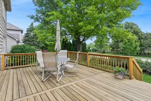 6127 Tyrnbury Dr, Lisle, IL 60532 - Photo 24
