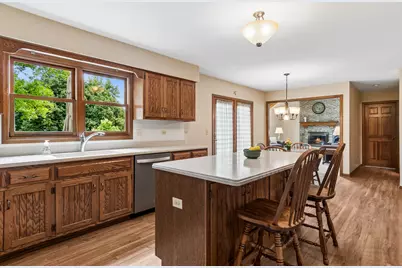 6127 Tyrnbury Drive, Lisle, IL 60532 - Photo 8
