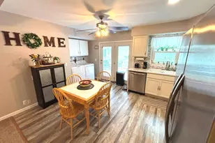 440 N Indiana Ave, Salem, IL 62881 - Photo 6