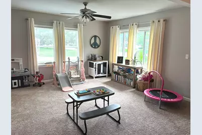 440 N Indiana Avenue, Salem, IL 62881 - Photo 4