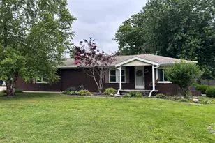 440 N Indiana Ave, Salem, IL 62881 - Photo 1