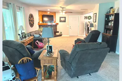 440 N Indiana Avenue, Salem, IL 62881 - Photo 2