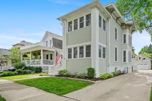 318 S Ashland Ave, La Grange, IL 60525 - Photo 2
