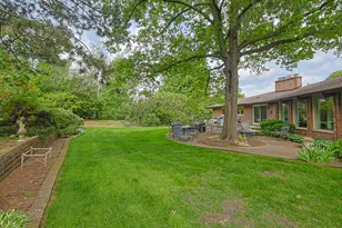 9 Camelot Dr, Oak Brook, IL 60523 - Photo 38