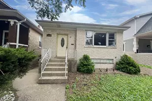 3618 1/2 Gunderson Ave, Berwyn, IL 60402 - Photo 2