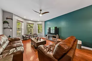 4032 S Calumet St, Chicago, IL 60653 - Photo 2