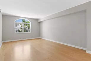 245 Burlington Ave, Clarendon Hills, IL 60514 - Photo 6