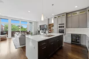 2825 N Halsted St, Chicago, IL 60657 - Photo 6