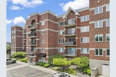 3451 N Carriageway Drive #202, Arlington Heights, IL 60004 - Photo 1