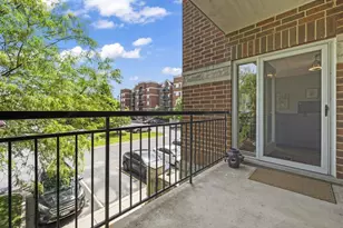 3451 N Carriageway Dr, Arlington Heights, IL 60004 - Photo 30