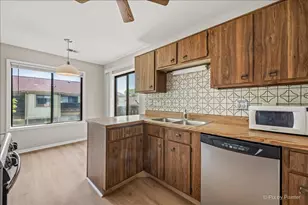 827 E Kings Row, Palatine, IL 60074 - Photo 6