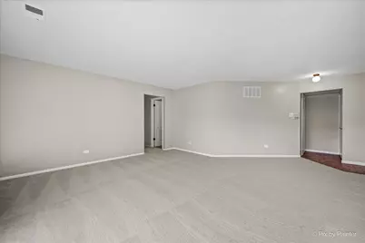 827 E Kings Row #8, Palatine, IL 60074 - Photo 4