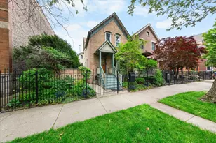 2324 W McLean Ave, Chicago, IL 60647 - Photo 2