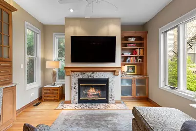 2324 W McLean Avenue, Chicago, IL 60647 - Photo 4