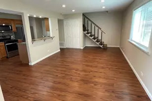 228 N Waterford Dr, Schaumburg, IL 60194 - Photo 2