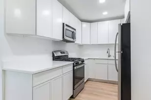 415 S Maple Ave, Oak Park, IL 60302 - Photo 2