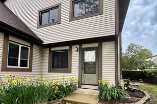 1719 Cedarbrook Ct, Sycamore, IL 60178 - Photo 2