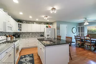 1916 W Ashbury Ln, Inverness, IL 60067 - Photo 12