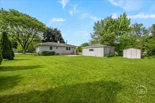 184 Locust St, South Elgin, IL 60177 - Photo 14