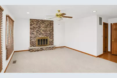 706 N Point Drive, Schaumburg, IL 60193 - Photo 8