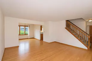 706 North Point Dr, Schaumburg, IL 60193 - Photo 4