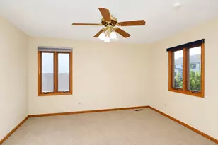 706 North Point Dr, Schaumburg, IL 60193 - Photo 24