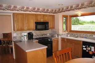 706 North Point Dr, Schaumburg, IL 60193 - Photo 4
