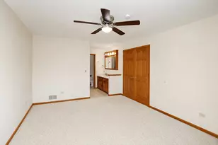 706 North Point Dr, Schaumburg, IL 60193 - Photo 18