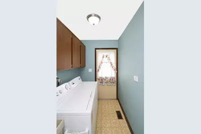 706 N Point Drive, Schaumburg, IL 60193 - Photo 16